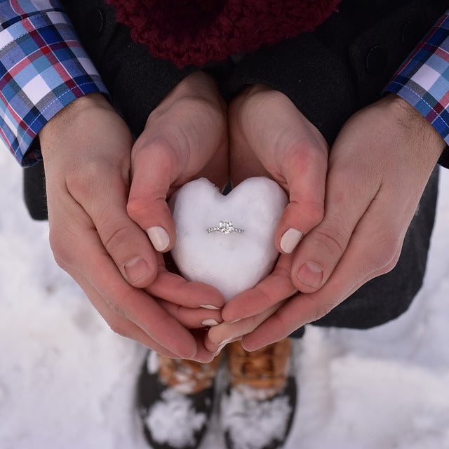 5 Festive & Fun Holiday Proposal Ideas