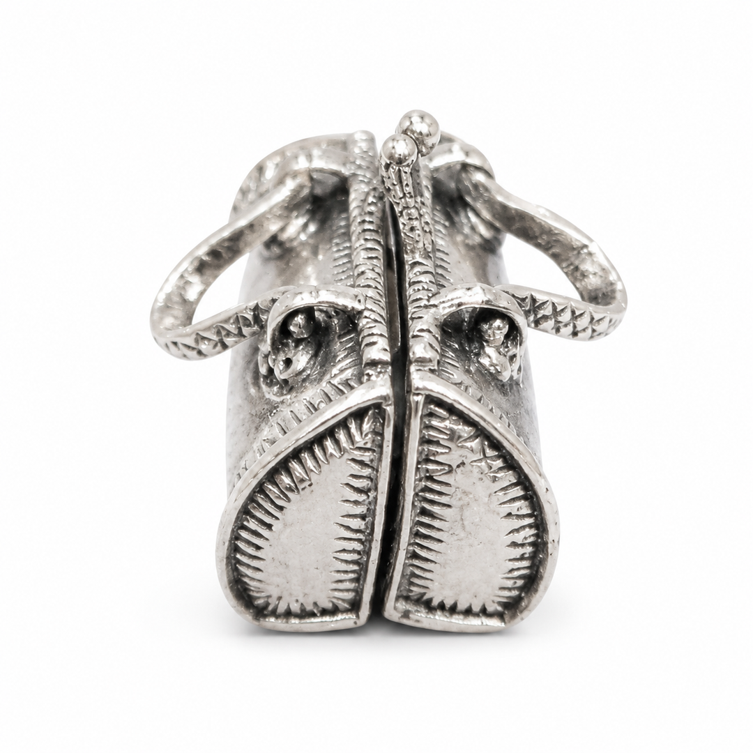 Vintage-Style Sterling Silver Doctor’s Medical Bag Miniature with Hinged Opening – 1.2 Inches Long