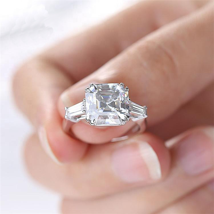 18K Gold 1.2 CT Moissanite Ascher Ring