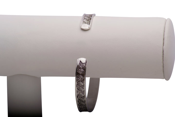 Diamond Pattern Silver Open Bangle