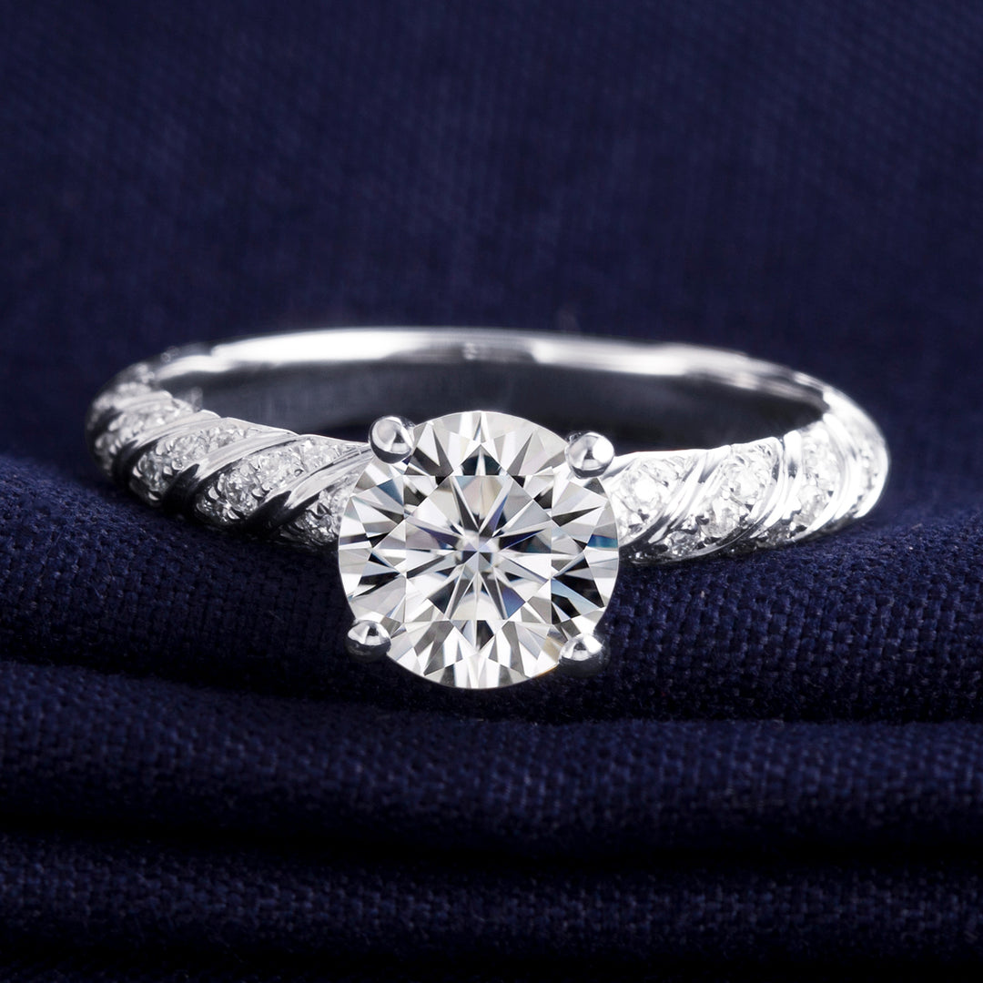 18K Gold 1 ct Solitaire Moissanite Ring