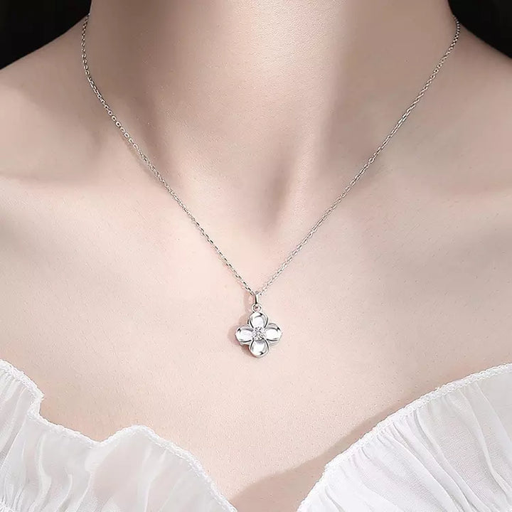 Mother of Pearl Clover Silver Necklace
