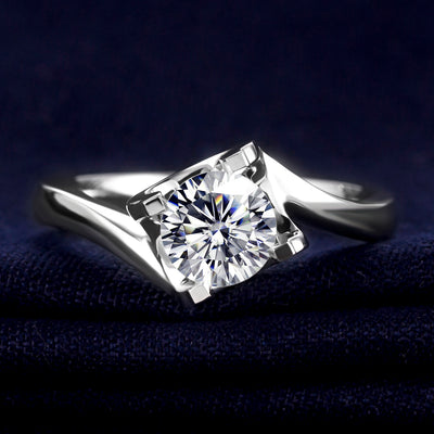 18K Gold 1 ct Solitaire Moissanite Ring