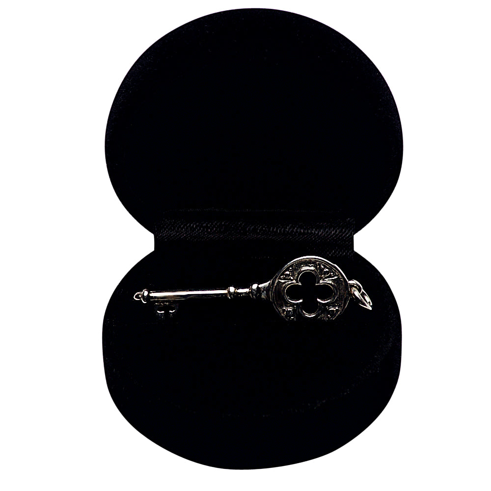 Silver Clover Key Pendant