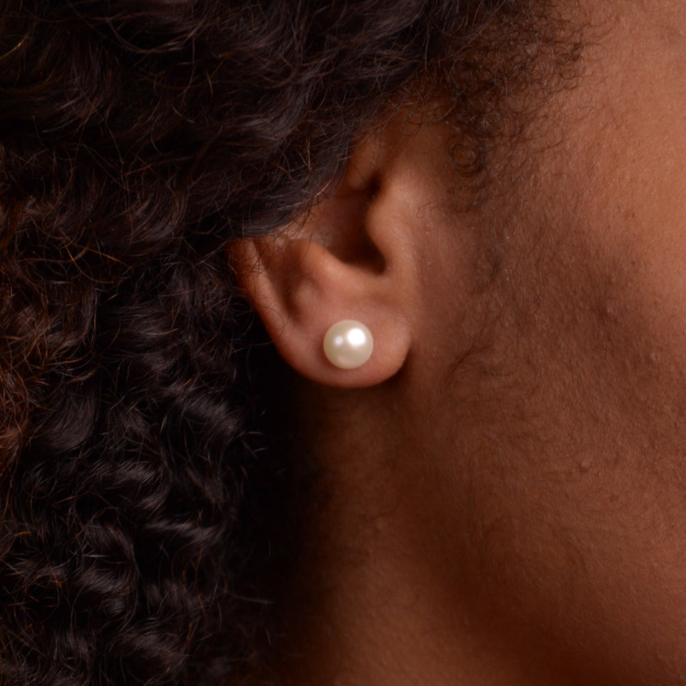 8 mm Gold White Seas Pearl Earrings | SilverAndGold